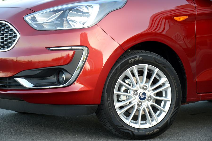 Детали экстерьера Ford Figo Titanium 2018 года  (фото 27 из 40)